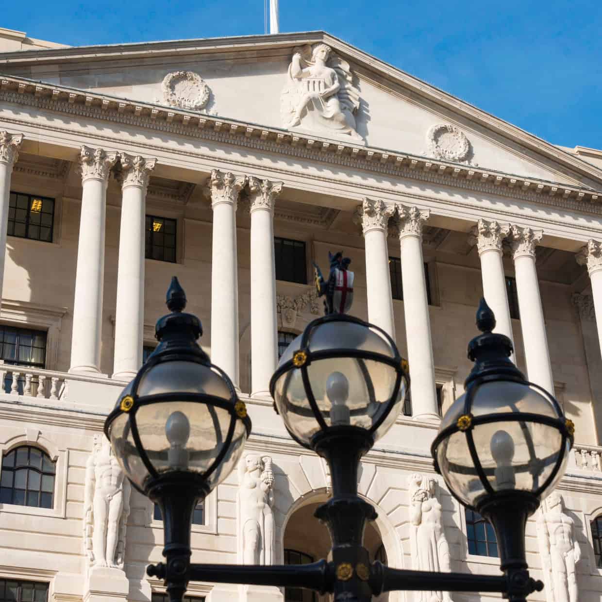 An front exterior view of the Bank of England.